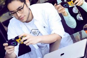 Xiaomi cree necesario refrigerar tu móvil mientras juegas y ya vende un ventilador externo para ello.